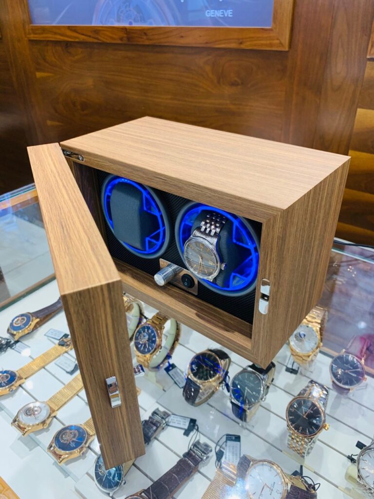 Hộp Xoay Đồng Hồ Cơ Giá Rẻ 2 Ô Đèn Led Tự Động Ngắt